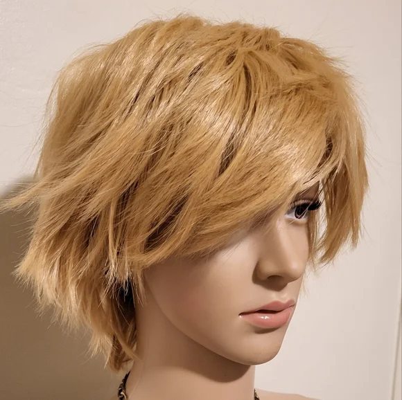 Short Layered Cut Wig - Blond - Picture 5 of 7